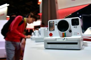 LAS VEGAS, NEVADA - JANUARY 08: A Polaroid One Step + instant camera is displayed at the Polaroid booth at CES 2019 at the Las Vegas Convention Center on January 8, 2019 in Las Vegas, Nevada. CES, the world's largest annual consumer technology trade show, runs through January 11 and features about 4,500 exhibitors showing off their latest products and services to more than 180,000 attendees.   David Becker/Getty Images/AFP (Photo by David Becker / GETTY IMAGES NORTH AMERICA / AFP)