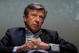 Gilles Pelisson. Gilles Pelisson.