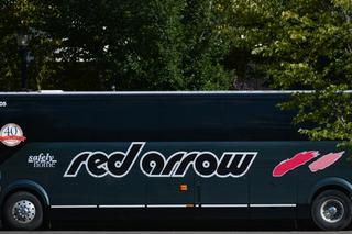 Les autobus Red Arrow au Canada relient plusieurs grandes villes des provinces de l’Ontario et de l’Alberta.