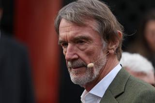 Le PDG du géant de la chimie Ineos, Jim Ratcliffe, s’est lancé en 2021 dans l’industrie automobile avec le 4x4 Grenadier. Le PDG du géant de la chimie Ineos, Jim Ratcliffe, s’est lancé en 2021 dans l’industrie automobile avec le 4x4 Grenadier.