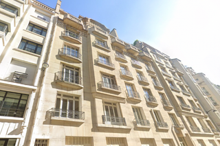 L’immeuble du 174 rue de l’Université dans le 7e arrondissement compte 30 logements sur 8 étages