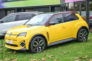 La R5 électrique est fabriquée à l’usine de Renault de Douai