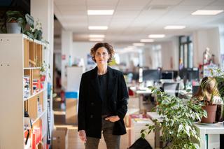 Carine Fouteau est la présidente de Mediapart et la directrice de la publication du journal d'investigation indépendant en ligne. Carine Fouteau est la présidente de Mediapart et la directrice de la publication du journal d'investigation indépendant en ligne.