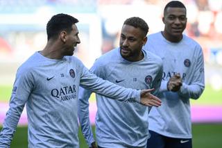 De gauche à droite : Lionel Messi, Neymar et Kylian Mbappé à l’échauffement lors du match PSG - Auxerre en novembre 2022 De gauche à droite : Lionel Messi, Neymar et Kylian Mbappé à l’échauffement lors du match PSG - Auxerre en novembre 2022