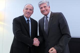 Stéphane Richard (Orange), à gauche, et Maurice Lévy (Publicis), à droite, s’étaient déjà associés dans trois fonds d’investissement en 2012. Stéphane Richard (Orange), à gauche, et Maurice Lévy (Publicis), à droite, s’étaient déjà associés dans trois fonds d’investissement en 2012.