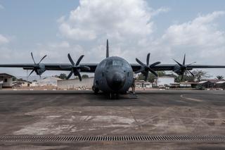 Un C130 de l’armée française. Un C130 de l’armée française.