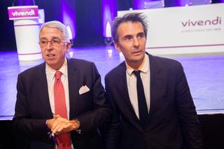 Arnaud de Puyfontaine, président du directoire, et Yannick Bolloré, président du conseil de surveillance, lors de l’AG de Vivendi du 9 décembre 2024.