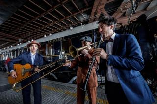 Le train Venice Simplon Orient Express en gare de Rome Le train Venice Simplon Orient Express en gare de Rome