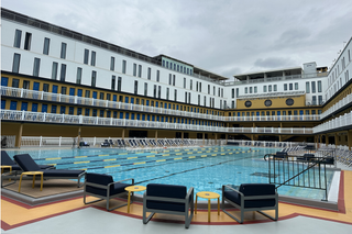Piscine de l’hôtel Molitor.