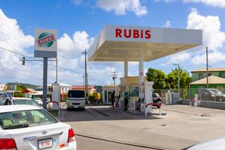 Service station Rubis à Antigua et Barbuda, dans les Caraïbes.