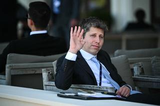 Le PDG d’OpenAI, Sam Altman, a décidé de lancer son offre de conseil aux entreprises, DeployCo. 