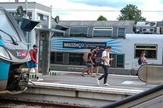 Des voyageurs à la gare de Rennes le 29 juillet 2023.