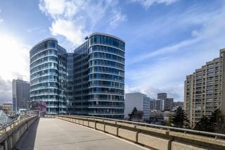Inauguré par Emmanuel Macron en 2022, le Campus Cyber à la Défense