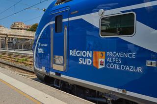Depuis fin juin 2025, la Région Sud a confié la ligne TER Marseille-Nice à Transdev.